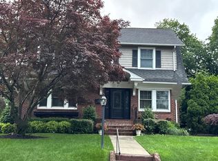 7 Wayland Dr, Verona, NJ 07044