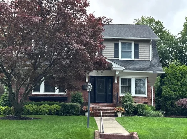 7 Wayland Dr, Verona, NJ 07044