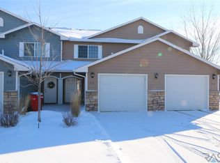 6512 S Santa Rosa Pl, Sioux Falls, SD 57108