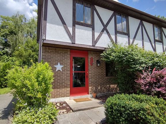 2nd image of 214 Valley Stream Dr
