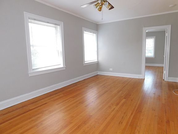 2nd image of 2525-37 Eastwood Ave #1C