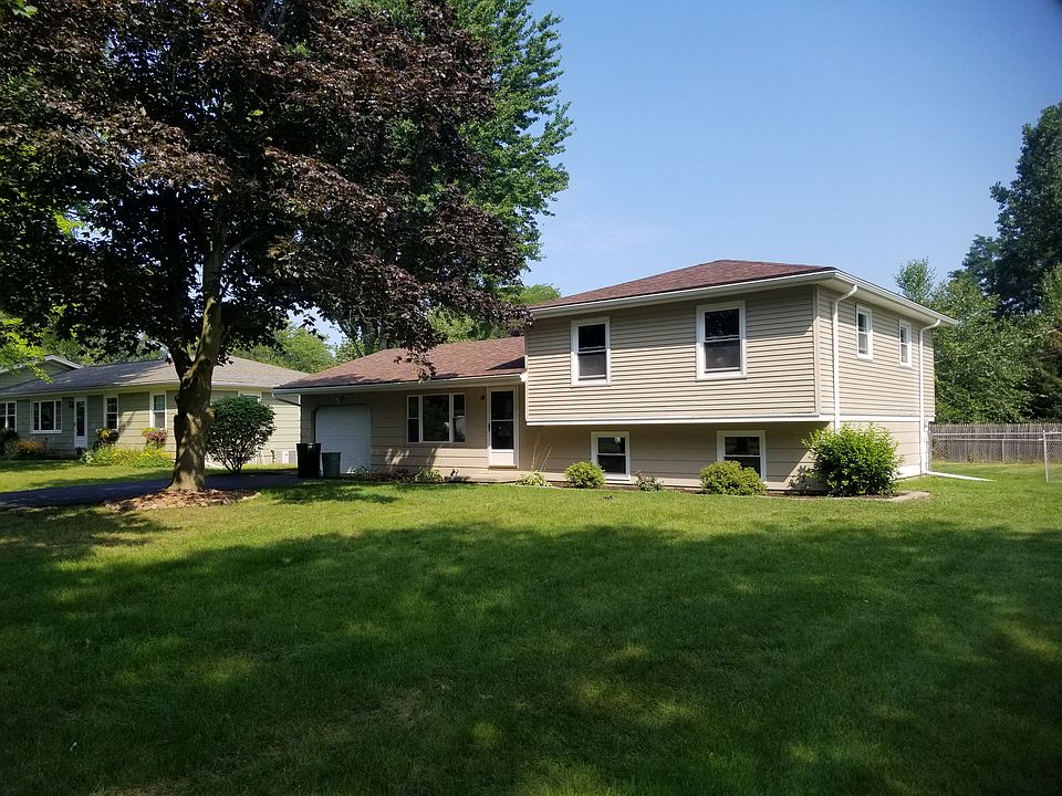 1st image of 134 Sherwood Dr