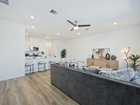 4th image of 5930 Manning Oaks