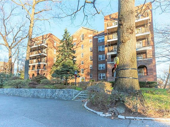 2nd image of 1360 Midland Ave APT 1E