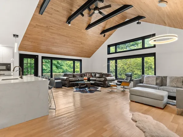 37 Slocum Rd, Jamaica Plain, MA 02130