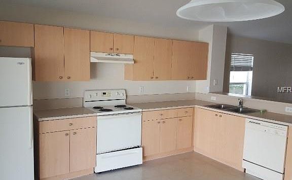 3rd image of 11536 Crestlake Village Dr