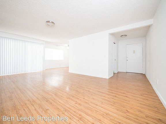 5th image of 20951 Roscoe Blvd #10