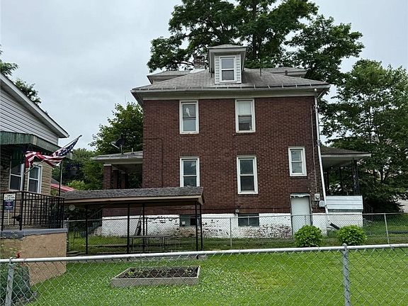 3rd image of 578 Dorothy Ave