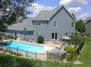 10049 Raleigh Ct, Woodbury, MN 55129