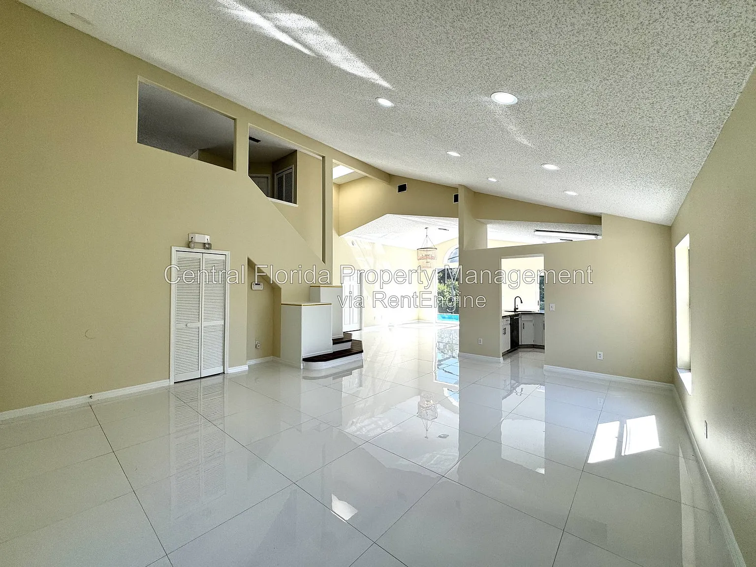 3 bed, 2.5 bath, 2225 sqft, $2,799 — Photo 3