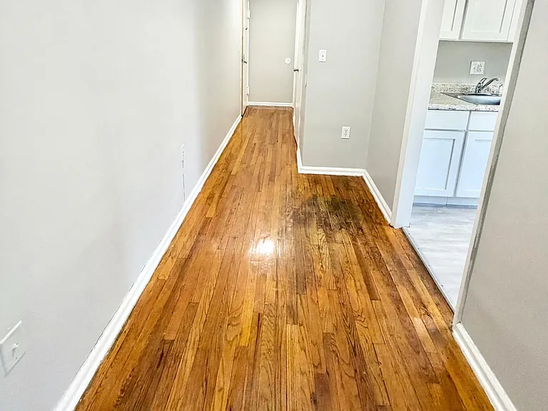 578 Whitney Ave #2N — Photo 5