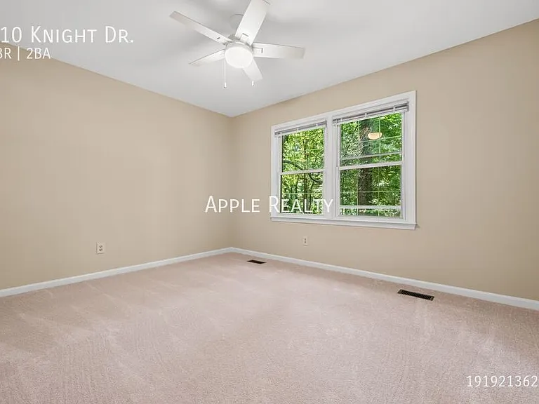 810 Knight Dr — Photo 15