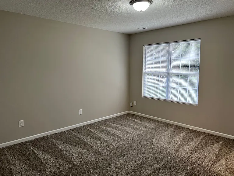 116 Baberton Dr — Photo 12
