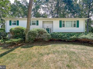 316 Holyoke Dr, York, PA 17402