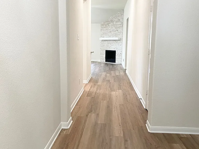 2705 Lumina Dr — Photo 4