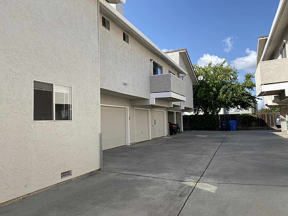 2nd image of 495 La Conner Dr APT 2