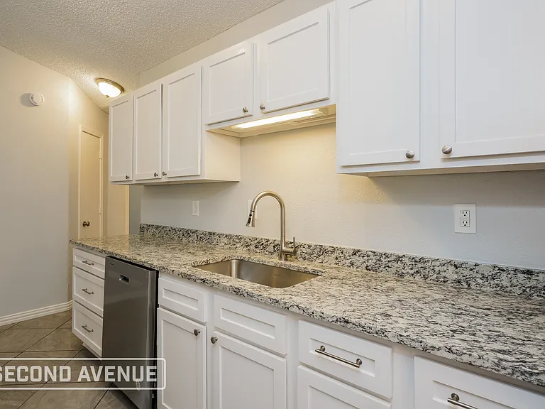 4005 Bond St — Photo 7