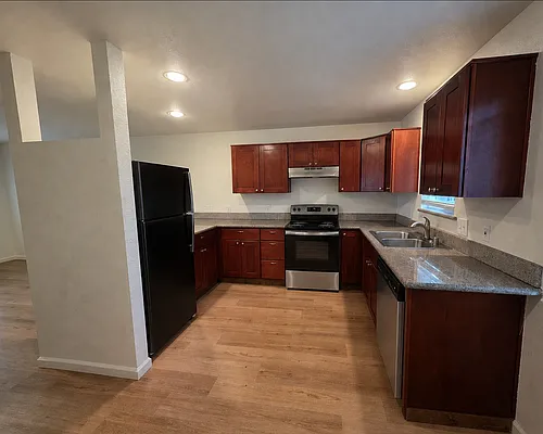 1000 Pinetop Cir Photo 1
