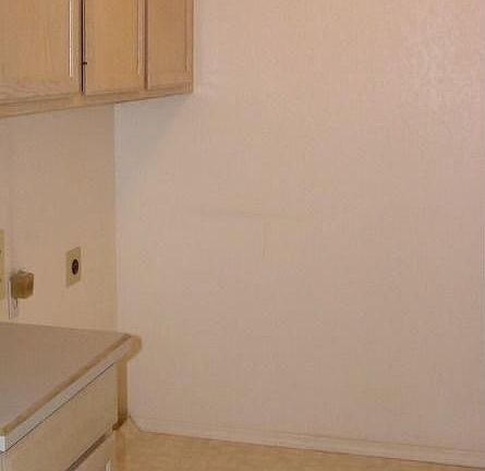 5th image of 809 N Aspen Dr
