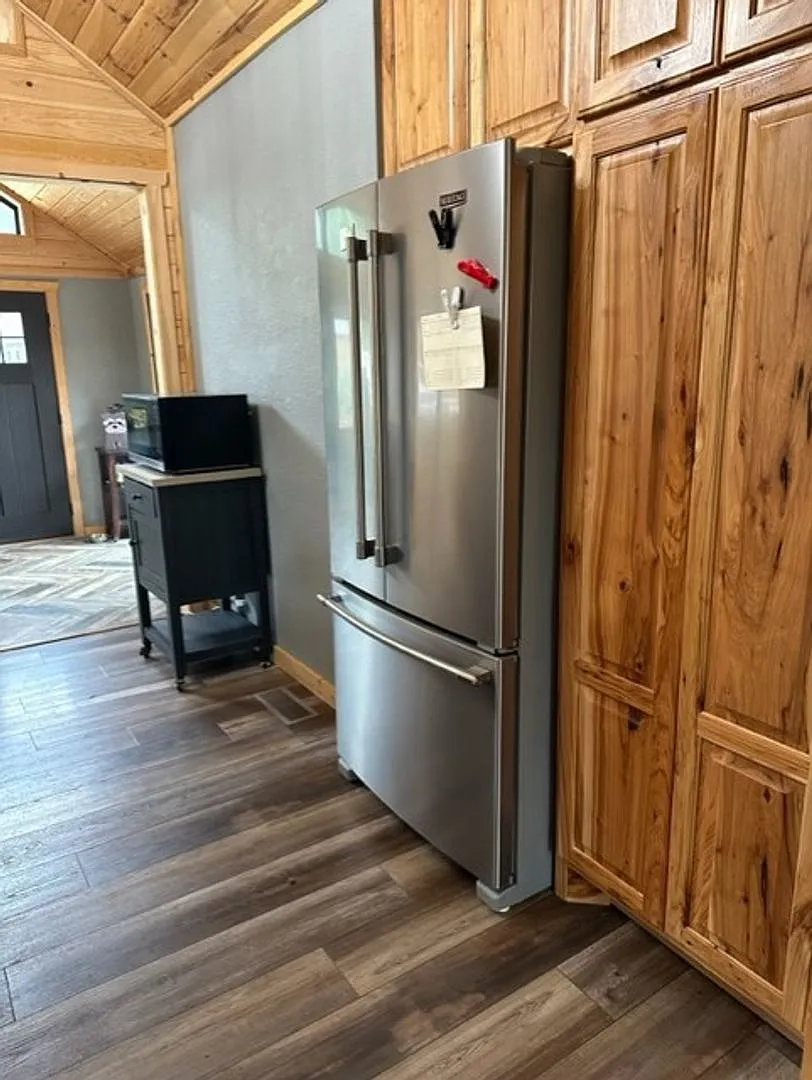 East Twin Lake Home - 3 BR, 2 Bath Single Family - October 2026 to May 2027 — Photo 3
