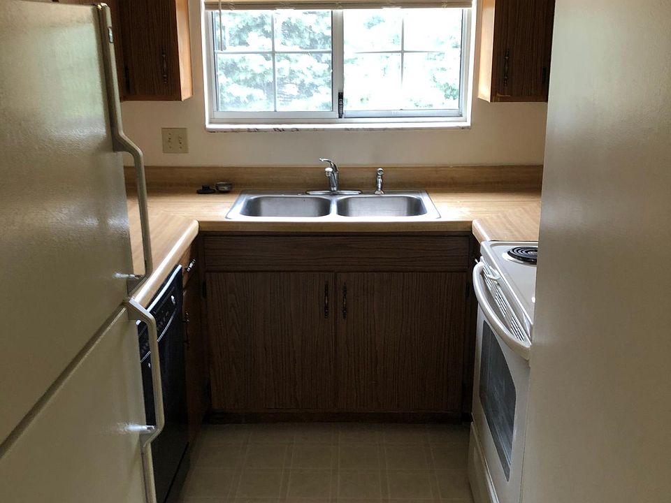 2nd image of 7070 Austrian Pine Way APT 8
