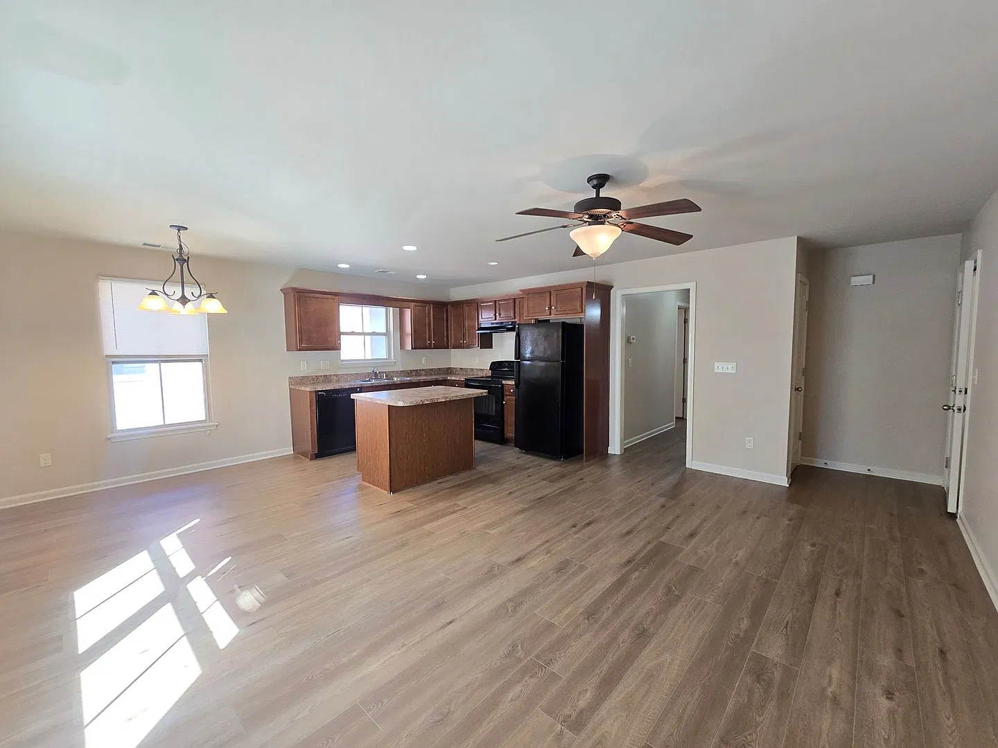 Rosewood Condos — Photo 1