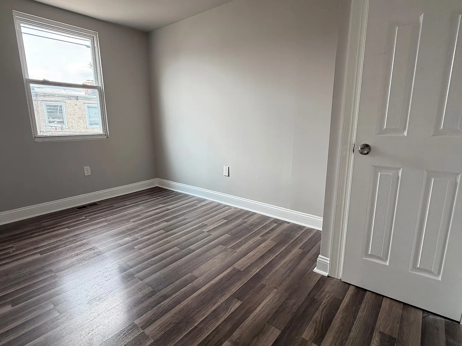 3 bed, 1008 sqft, $2,000 — Photo 1