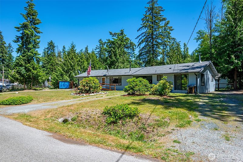 4th image of 4554 N Siesta Place