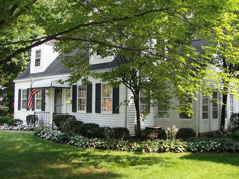 2nd image of 2082 Stabler Rd