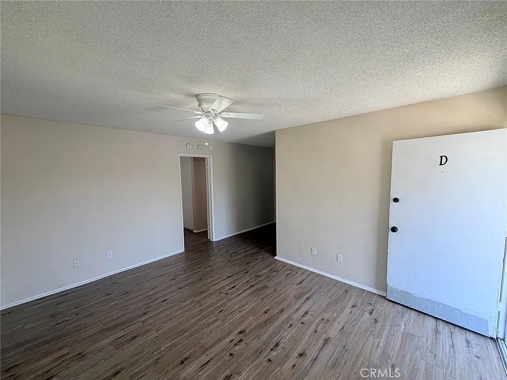 1 bed, 900 sqft, $1,699 — Photo 3