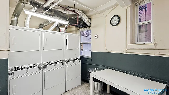 Rented by Moda Realty | media 18