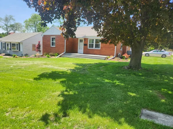 424 N 6th St, Monmouth, IL 61462