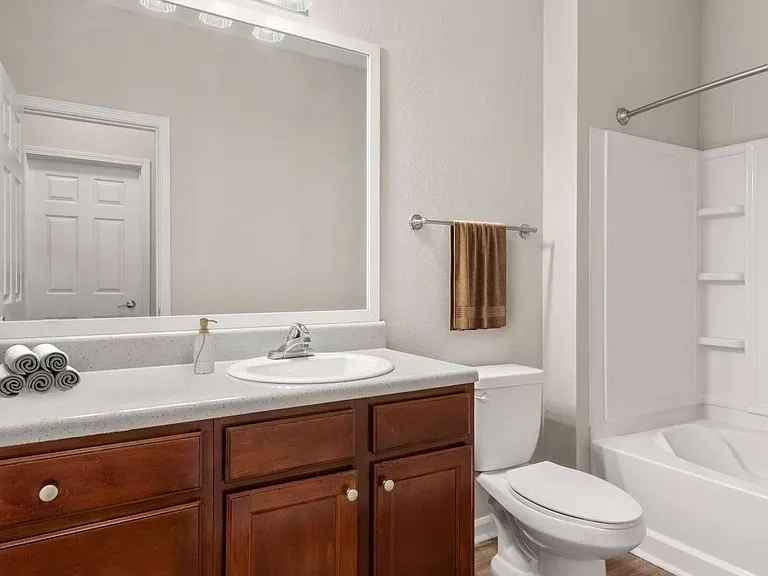 The Parke at Oakley — Photo 9
