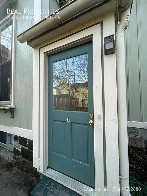 Building Photo - 206 S Huron St #4