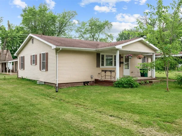 705 E Adams Ave, Casey, IL 62420