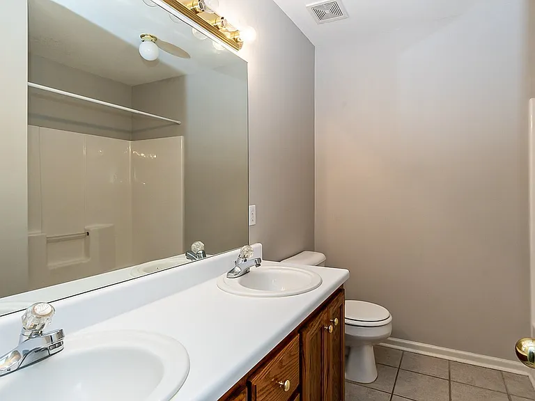 101 Donovan Ct — Photo 7