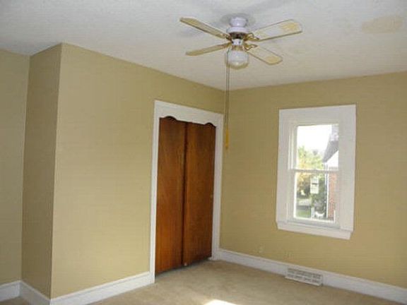 5th image of 324 Greyson St