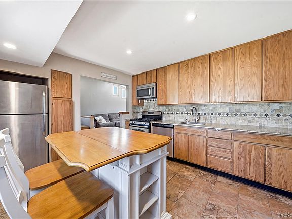 4th image of 316 Philadelphia Avenue
