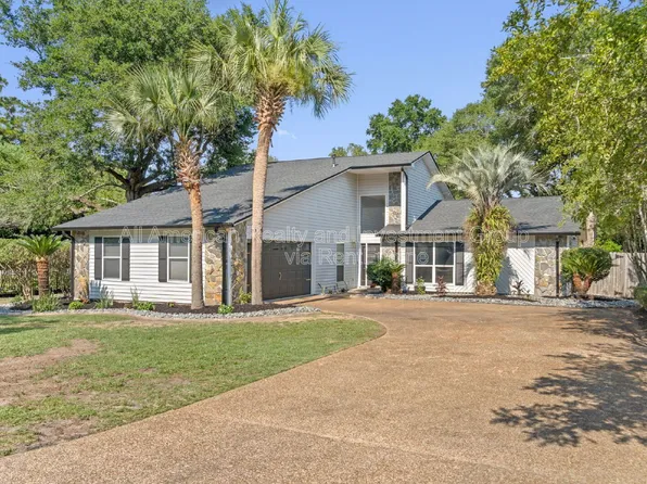 101 Hands Cove Ln, Shalimar, FL 32579