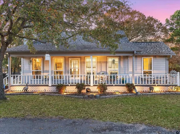 272 Alamosa Ln, Holly Lake Ranch, TX 75765