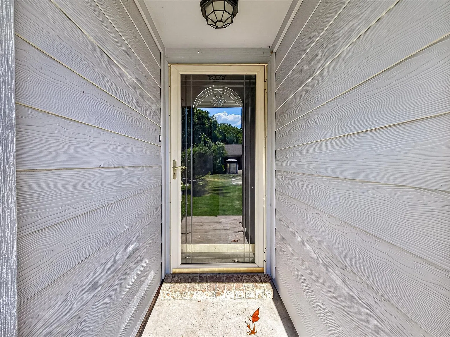 4 bed, 2.0 bath, 1420 sqft, $1,850 — Photo 4
