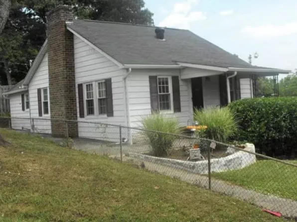 230 Nash Rd, Knoxville, TN 37914