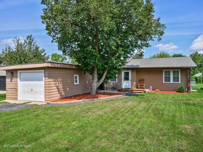 11 Woody Way, Lake In The Hills, IL, 60156