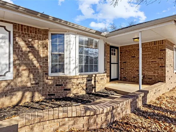 101 Oakwood Dr, Hennessey, OK 73742