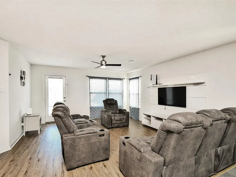4850 Austin Meadow Ln — Photo 15