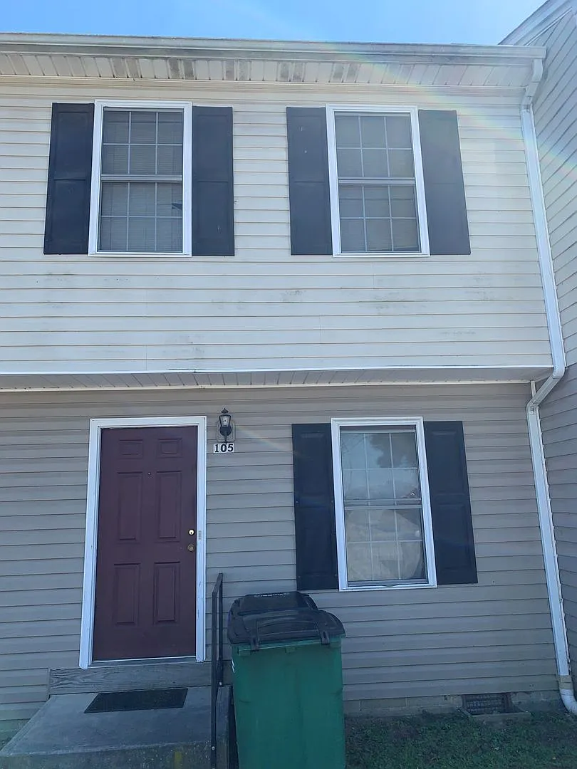 3 Bedroom 2.5 Bath Townhouse — Photo 1