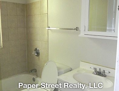 2nd image of 2817 W Congress Pkwy #1