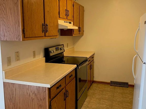 5th image of 2225 Hageman Ave