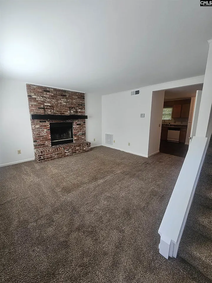 2 bed, 1.5 bath, 1100 sqft, $1,500 — Photo 2