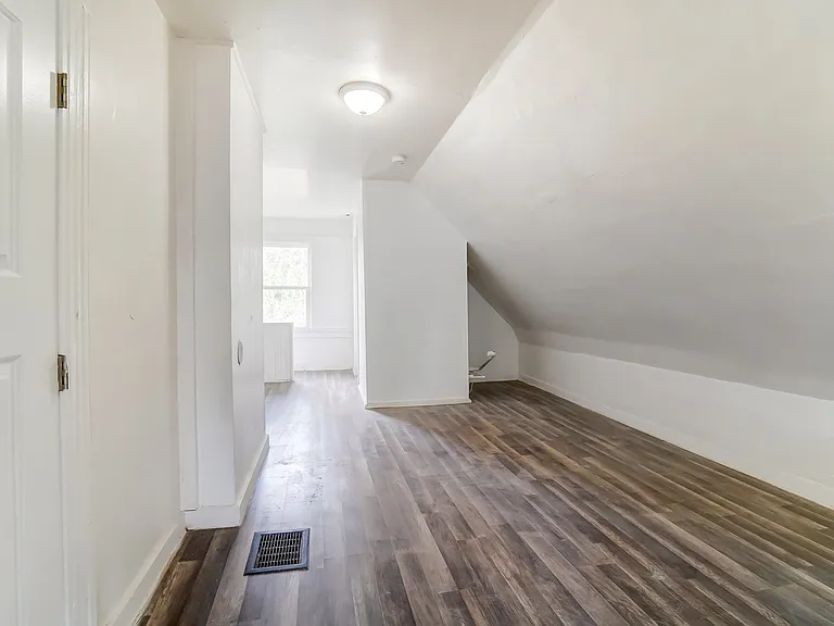 1768 Williams Ave — Photo 53